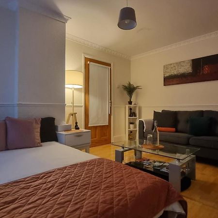 B&R Place Dublin Bagian luar foto